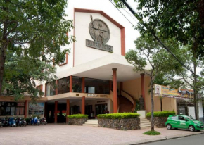  Dam San Hotel  Буонметхуот